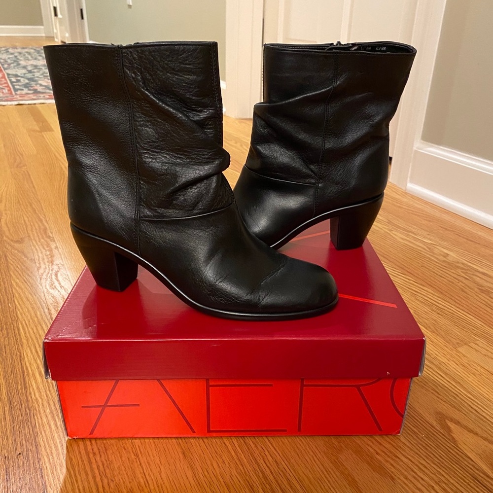 Aerosoles Black Leather Booties Golden Key SZ 8 M